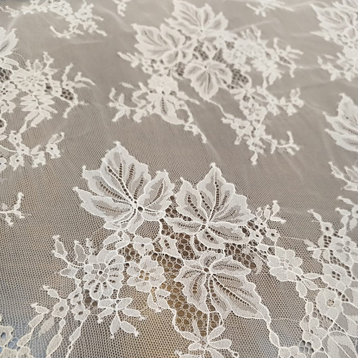 Renda Chantilly Branco